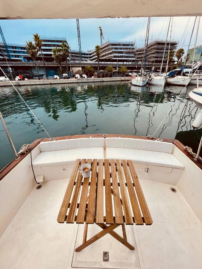Hotel Stylish 80'S Fishing Boat Sant Adria de Besos Exterior foto