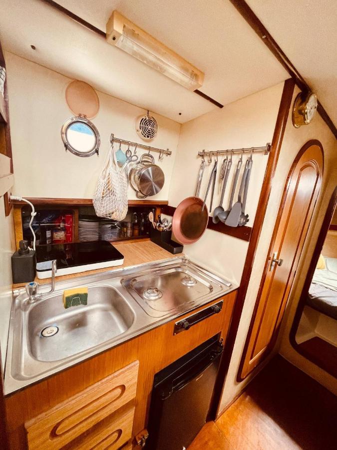 Hotel Stylish 80'S Fishing Boat Sant Adria de Besos Exterior foto