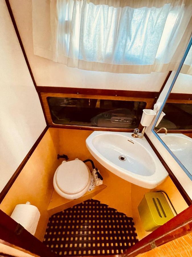 Hotel Stylish 80'S Fishing Boat Sant Adria de Besos Exterior foto